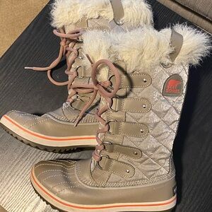Sorel Women's Silver Winter Boots with Fur Trim